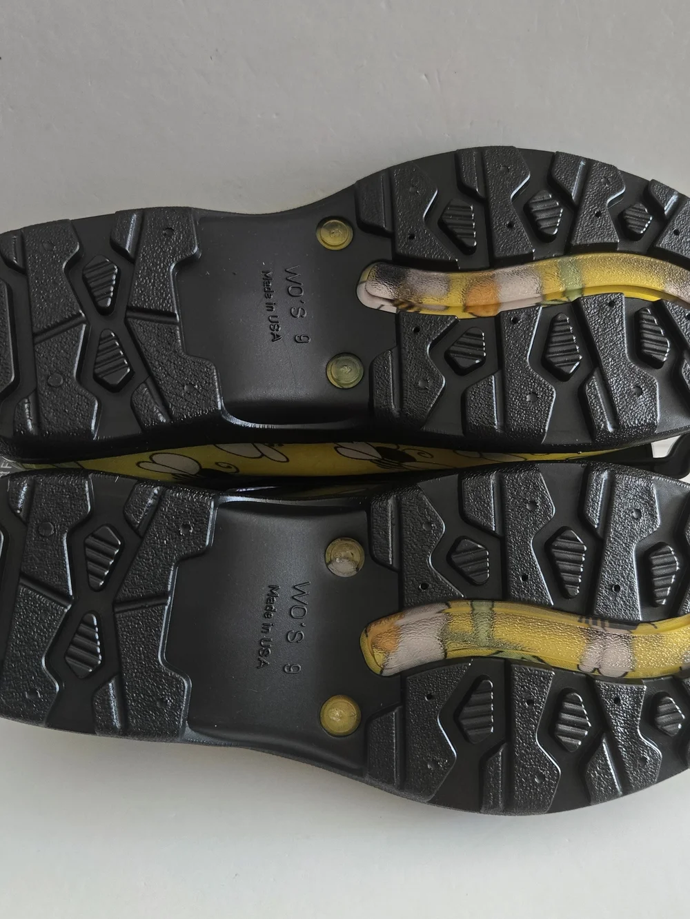 Sloggers Women's Rain & Garden Shoes Slip-On Yellow  Bumble B Print Sz 9 NWT